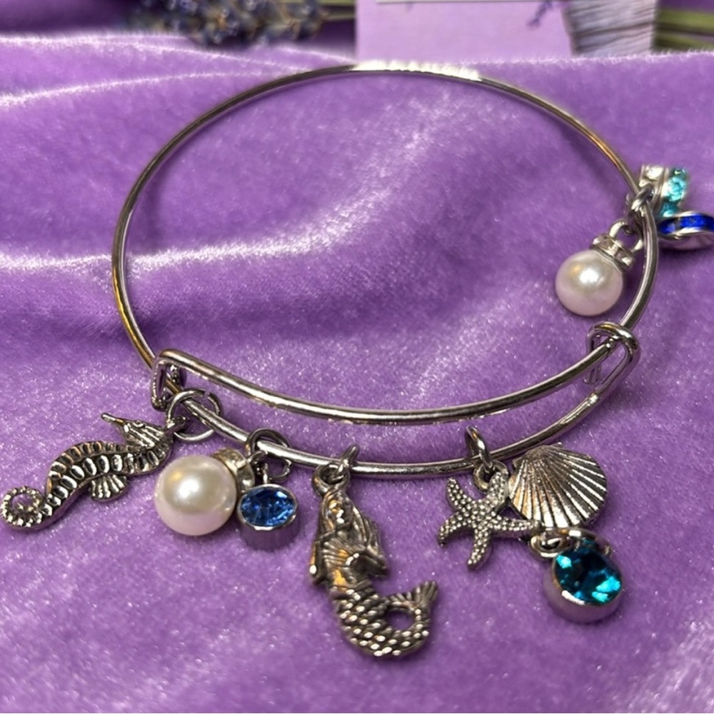 💜🤍💜 Custom Jewelry Collection - Picture 5 of 5